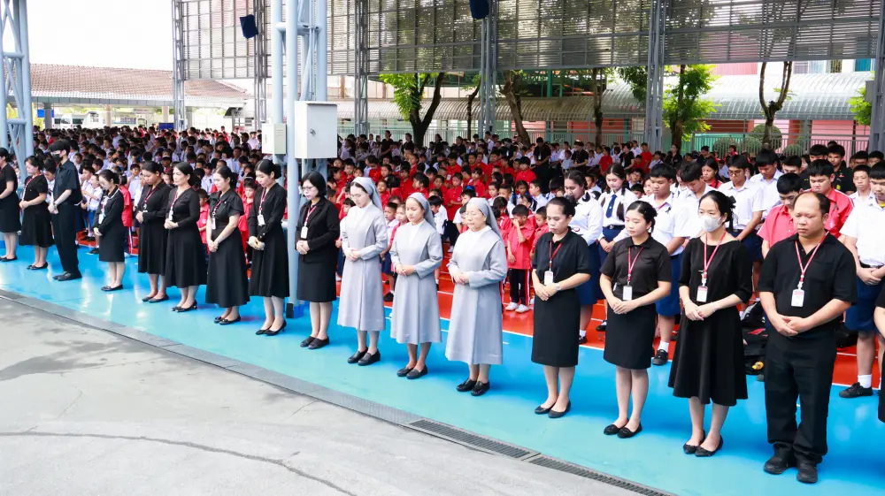 ร่วมกันยืนสงบนิ่ง น้อมถวายความอาลัย ‘เจ้าฟ้าพัชรกิตติยาภาฯ’