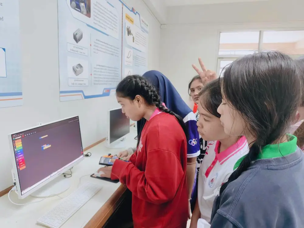 🤖✨ เรียนรู้วันนี้ สร้างนวัตกรแห่งอนาคต กับการเรียนวิชา “โรโบติกส์” ✨🚀