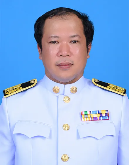 นายณริศ  ธรรมรังษี